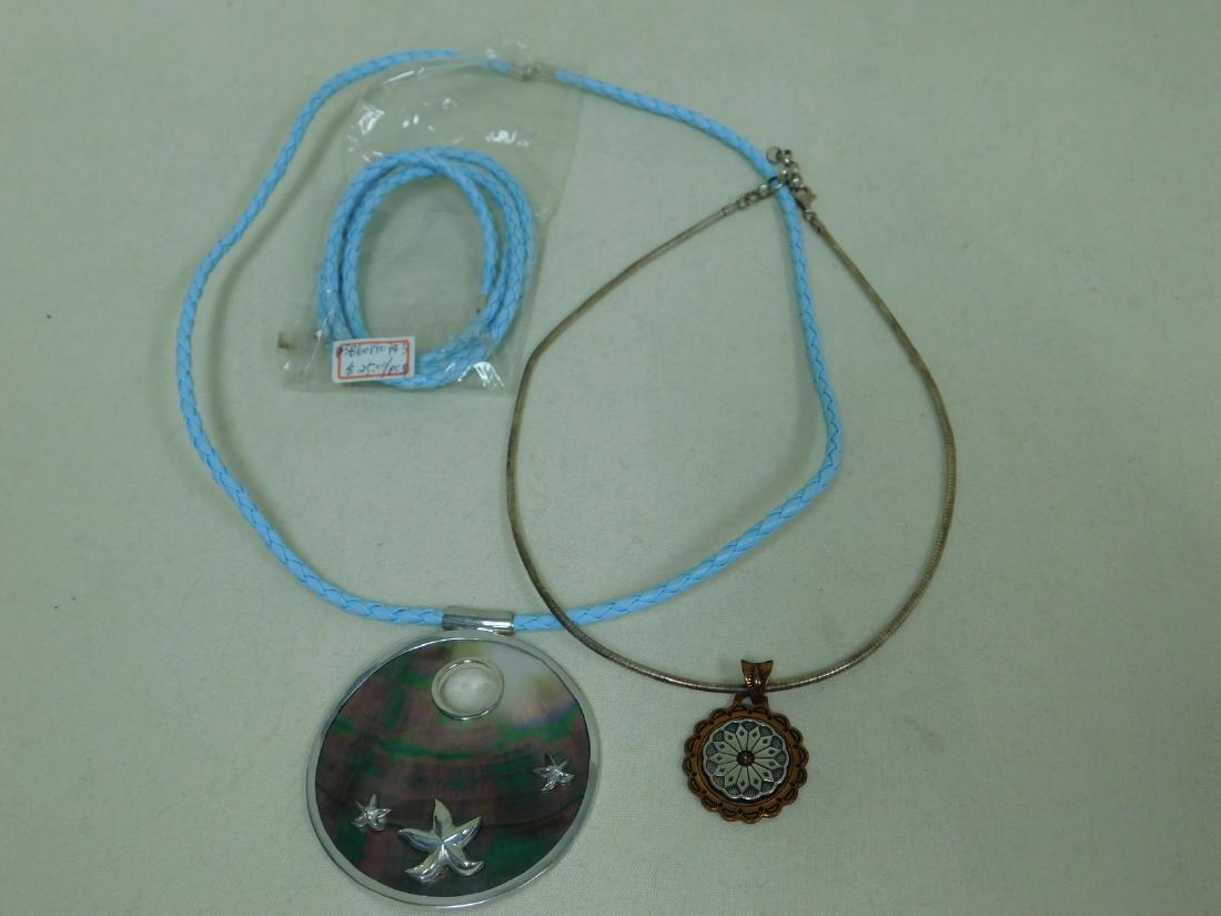 925 NECKLACE AND SHELL WITH SILVER TRIM ON LEATHER (1 of 5)
