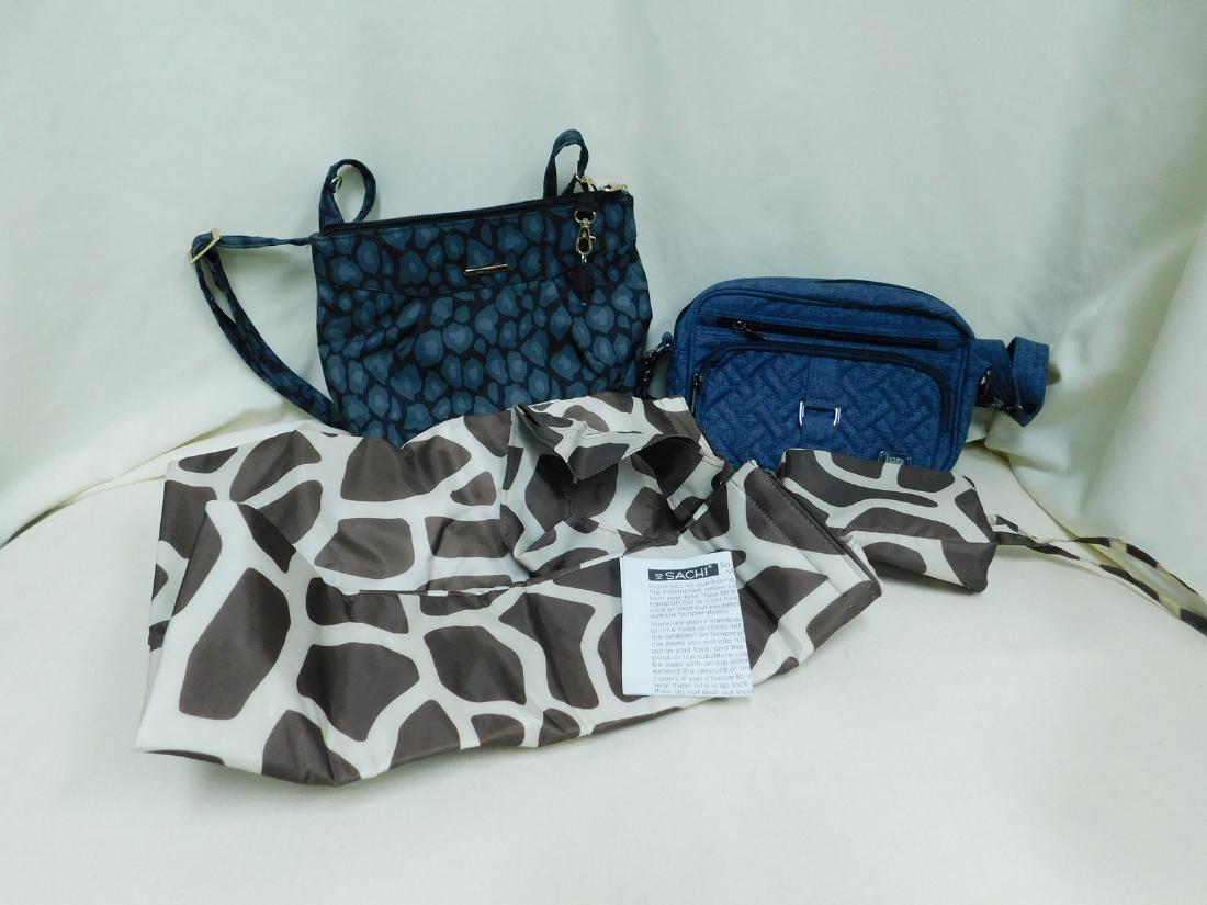 LUG CAROUSEL AND A TRAVELON TRAVELB BAGS AND MORE (1 of 9)