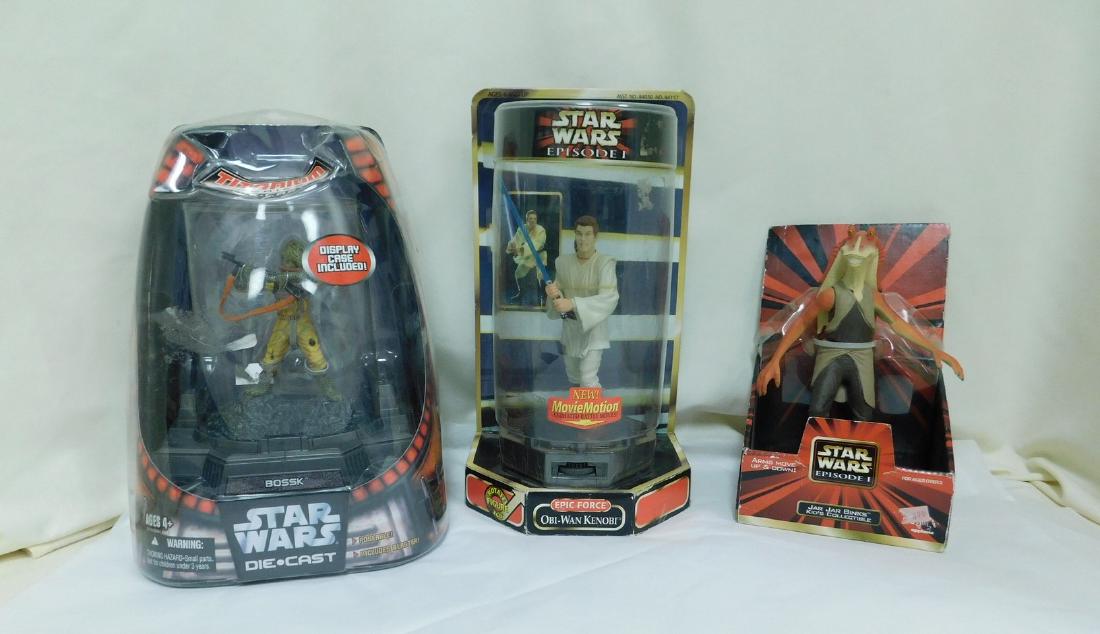 STAR WARS EPISODE 1 ACTION FIGURES: STAR WARS EPISODE 1 ACTION FIGURES - DARK HORSE BOOKS JAR JAR BINKS KIDS COLLECTIBLE - NIP - BOX IS WORN - HASBRO EPIC FORCE OBI-WAN KENOBI - FIGURE ROTATES 360 - MOVIE MOTION BATTLE MOVES! - TITANIUM