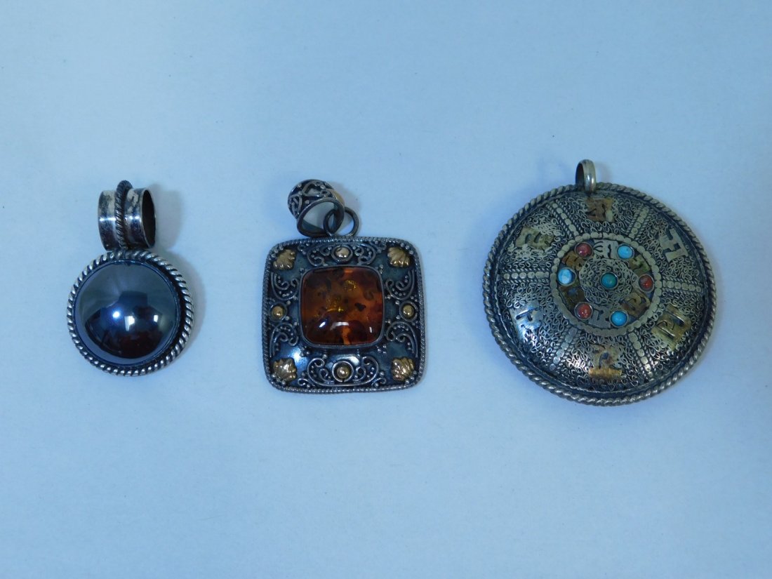 GOLD & SILVER PENDANT & MORE (1 of 7)