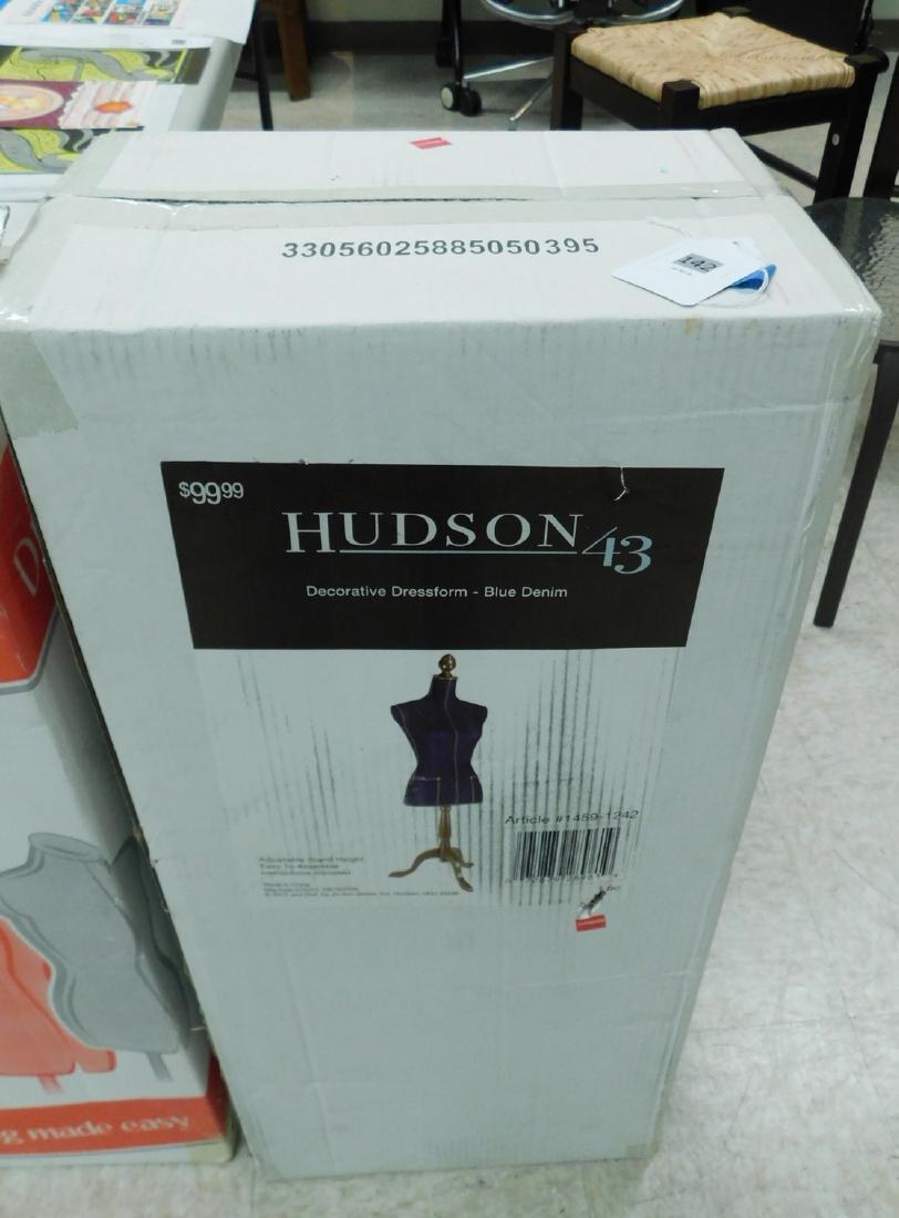 NIB HUDSON 43 DRESS FORM (1 of 1)