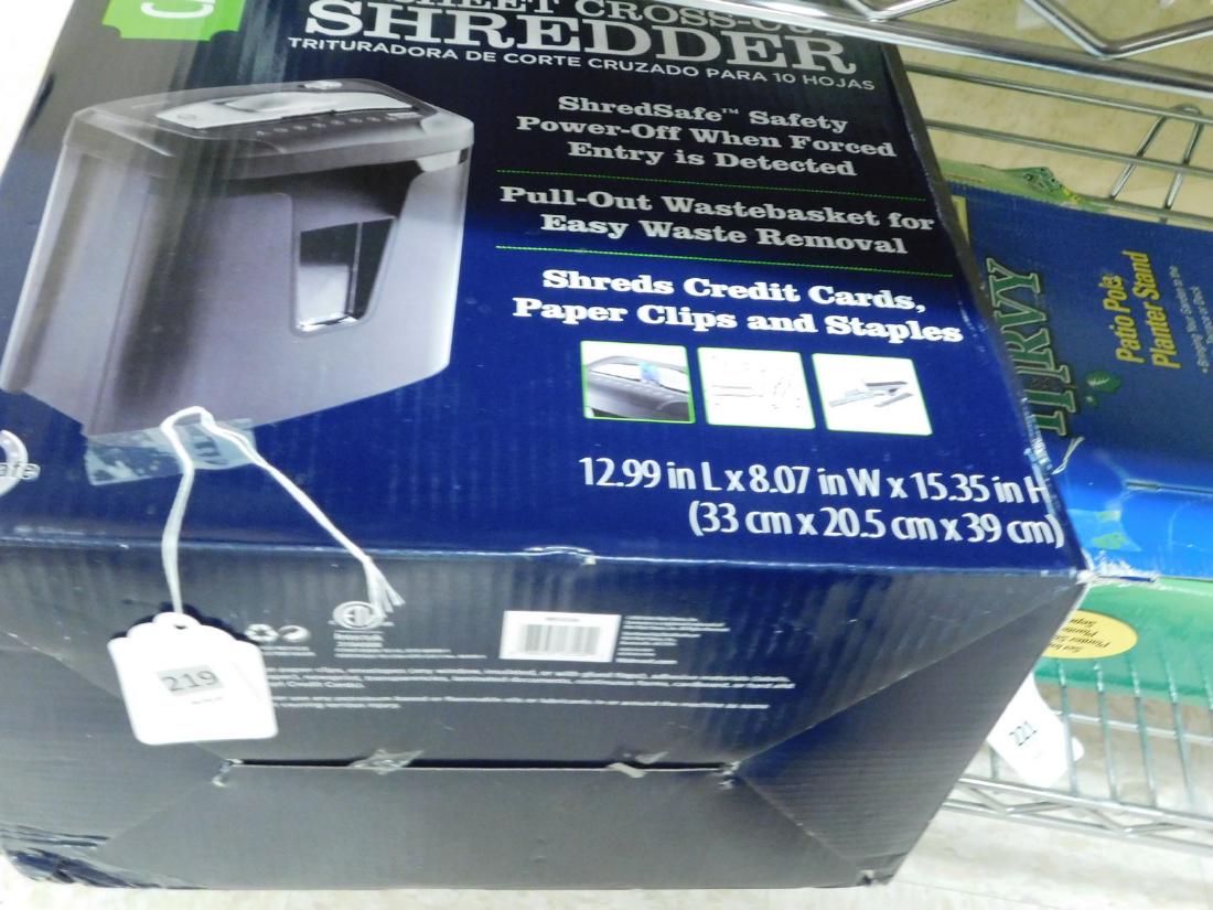 NIB CASEMATE 10 SHEET SHREDDER (1 of 2)