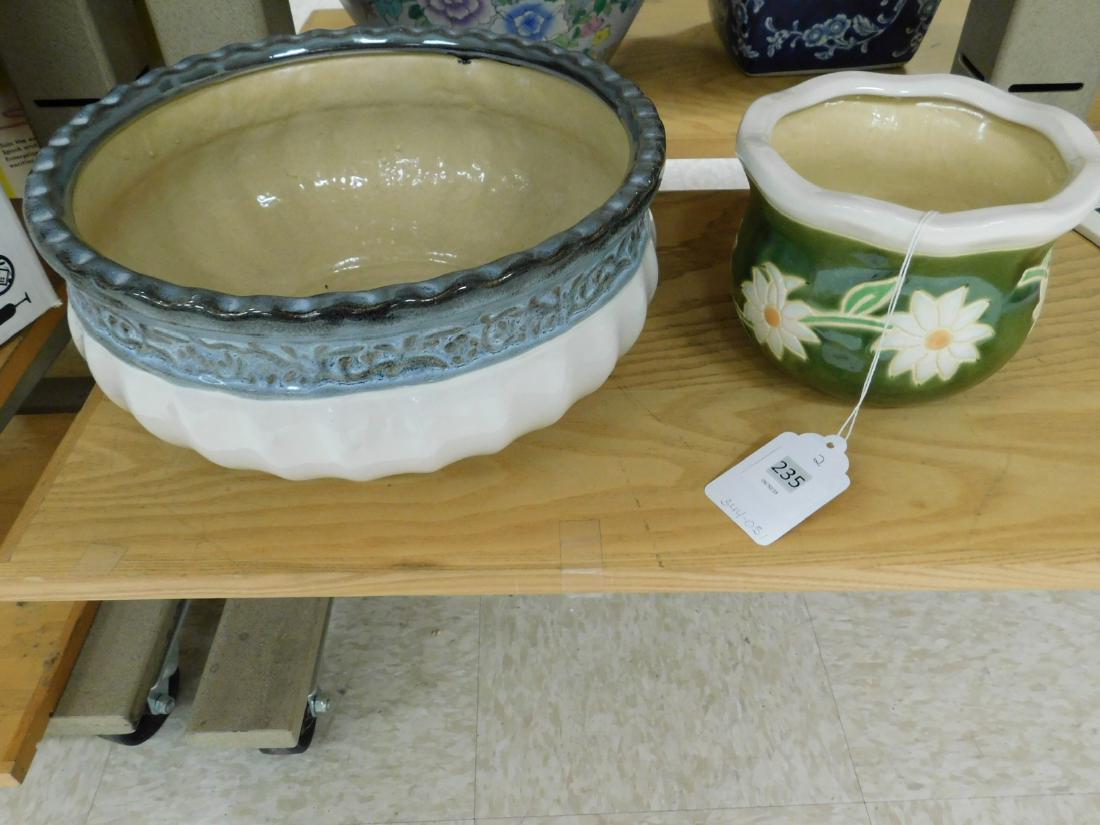 2 GARDEN POTS (1 of 4)