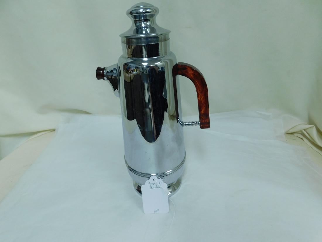 VINTAGE CHROME & BAKELITE COCKTAIL SHAKER (1 of 10)