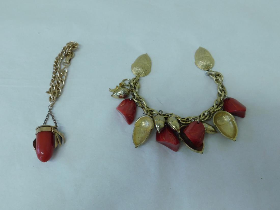 2 BAKELITE & CHAIN BRACELETS (1 of 4)