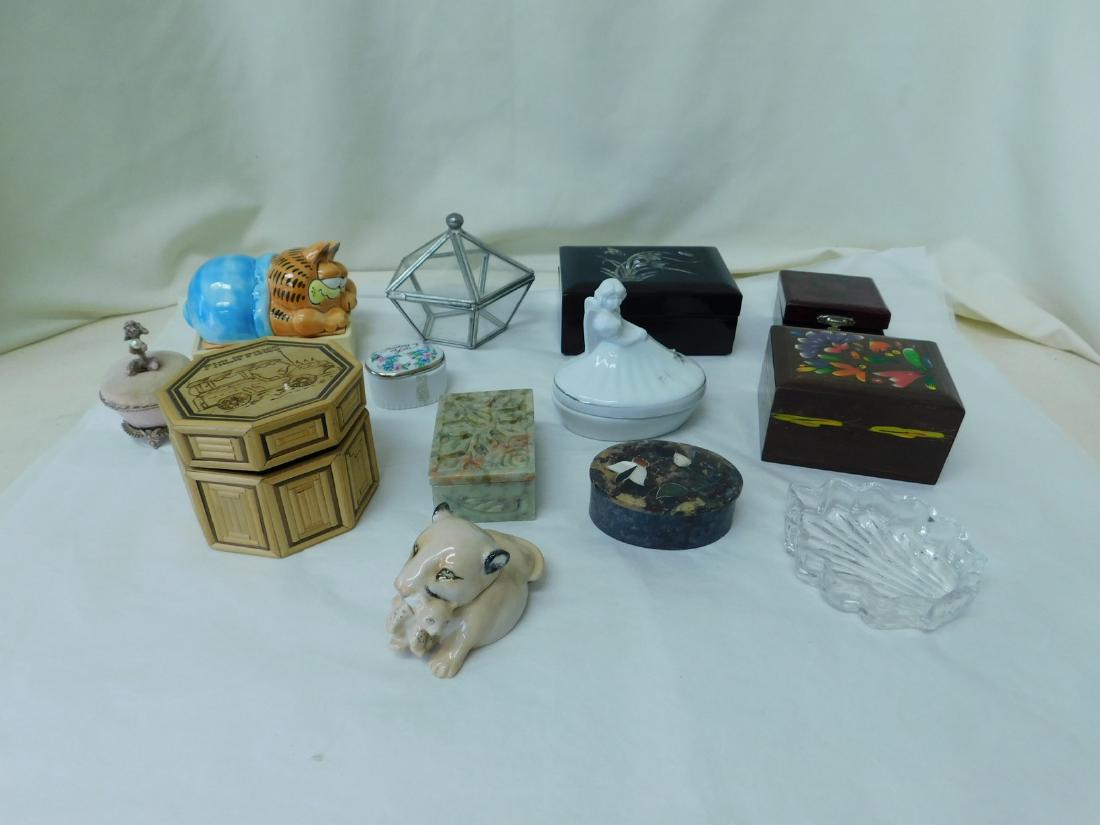 TRINKET BOXES & MORE (1 of 8)