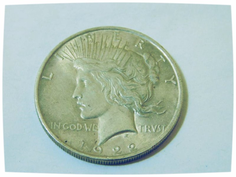 1922-P SILVER PEACE DOLLAR (1 of 4)