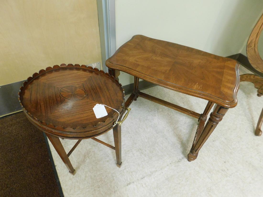 SMALL VINTAGE OVAL TRAY STYLE TABLE AND A SIDE TAB (1 of 4)