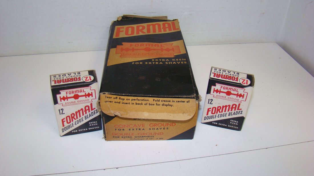 VINTAGE DISPLAY BOX FULL FORMAL DOUBLE EDGE BLADES (1 of 8)
