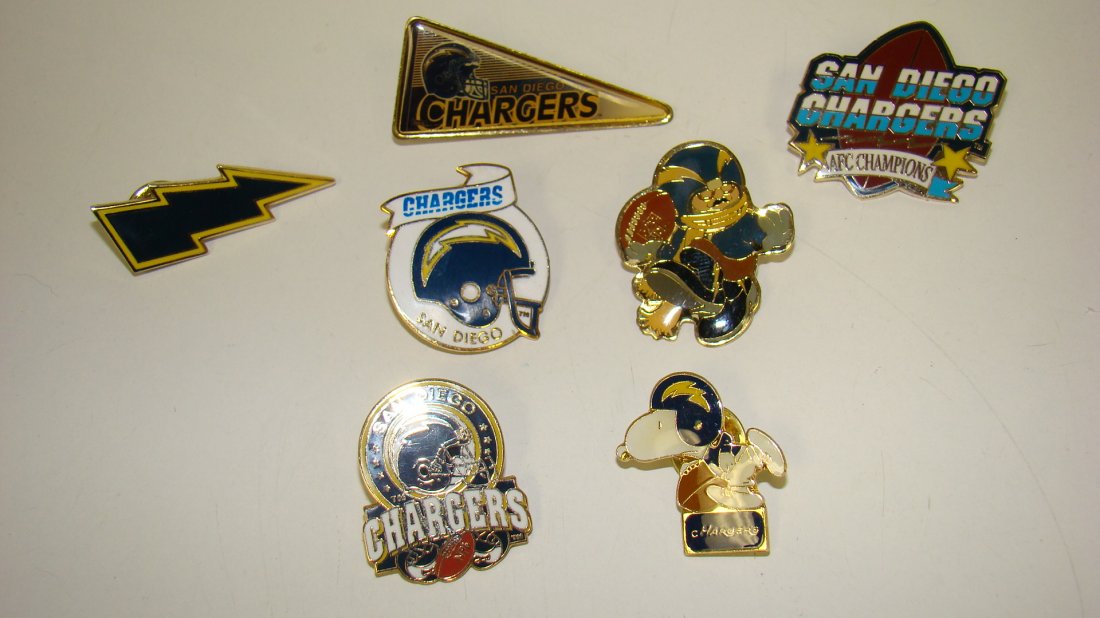 6 NFL SAN DIEGO CHARGERS TEAM PINS & 6 UNOCAL PINS (1 of 6)