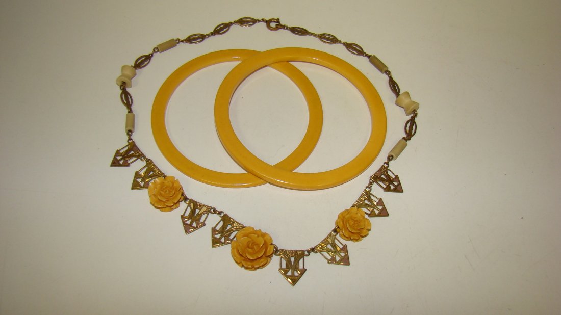 ART DECO BAKELITE NECKLACE AND 2 BRACELETS (1 of 5)