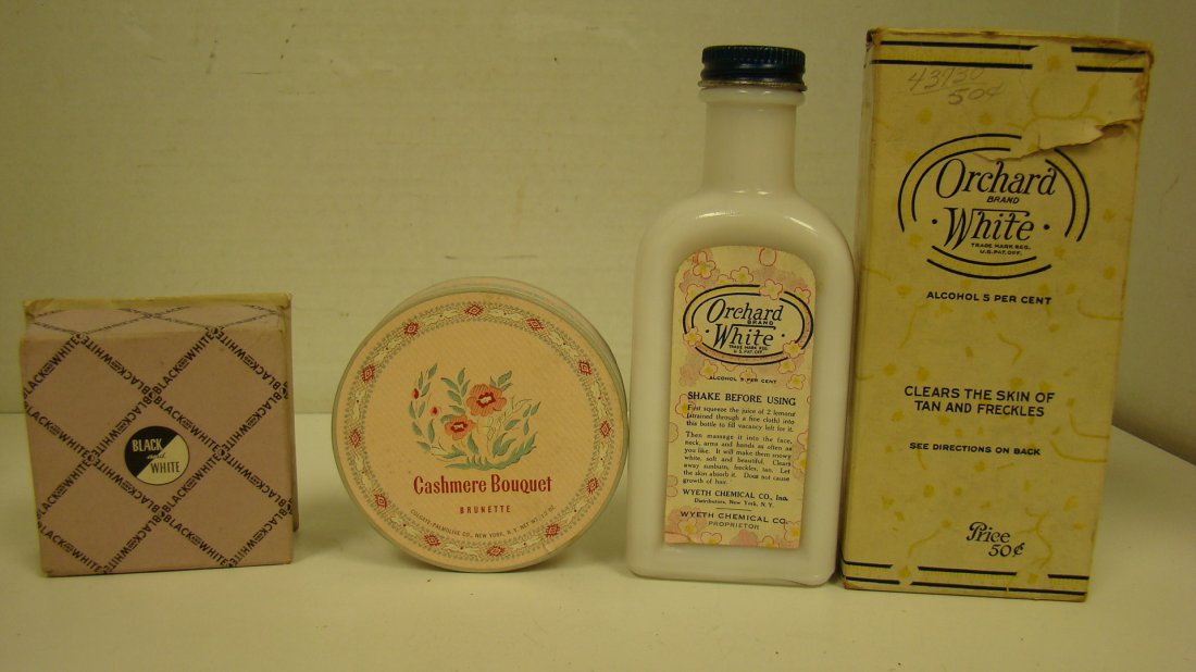 VINTAGE FACE POWDER AND ORCHARD WHITE CLEANSE (1 of 10)