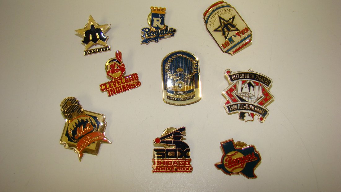 9 VARIOUS MLB TEAM PINS (1 of 6)