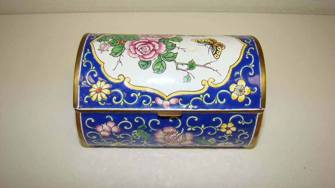 SMALL ASIAN ENAMEL ON METAL HINGED BOX (1 of 3)