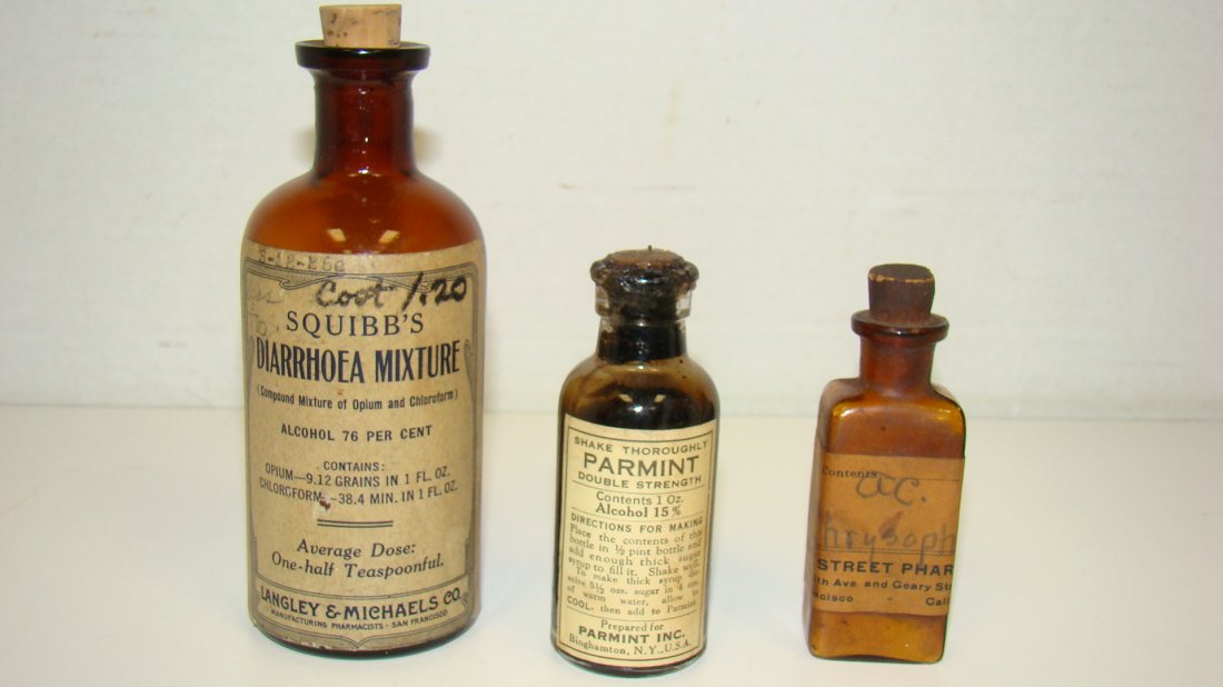 3 VINTAGE MEDICINE BOTTLES (1 of 5)