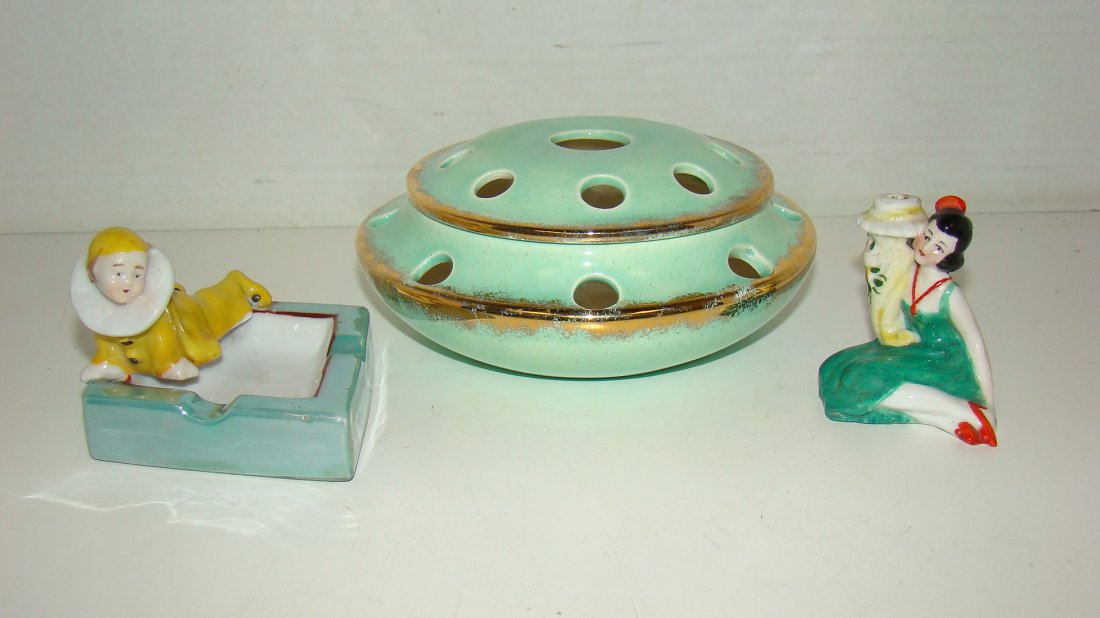 2 PC FLOWER FROG-PORCELAIN ASH TRAY & CANDLEHOLDER (1 of 10)