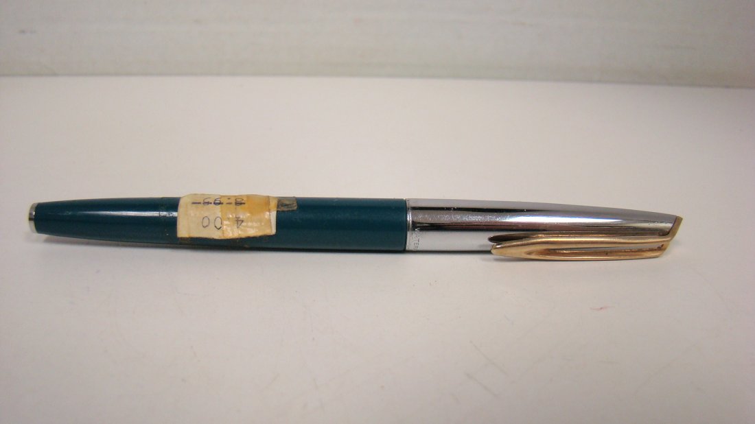 NEW/OLD STOCK WATERMAN FOUNTAIN PEN-14K NIB: NEW/OLD STOCK WATERMAN FOUNTAIN PEN - 14K GOLD NIP - BLUE WITH SILVER TONE CAP - NO BOX