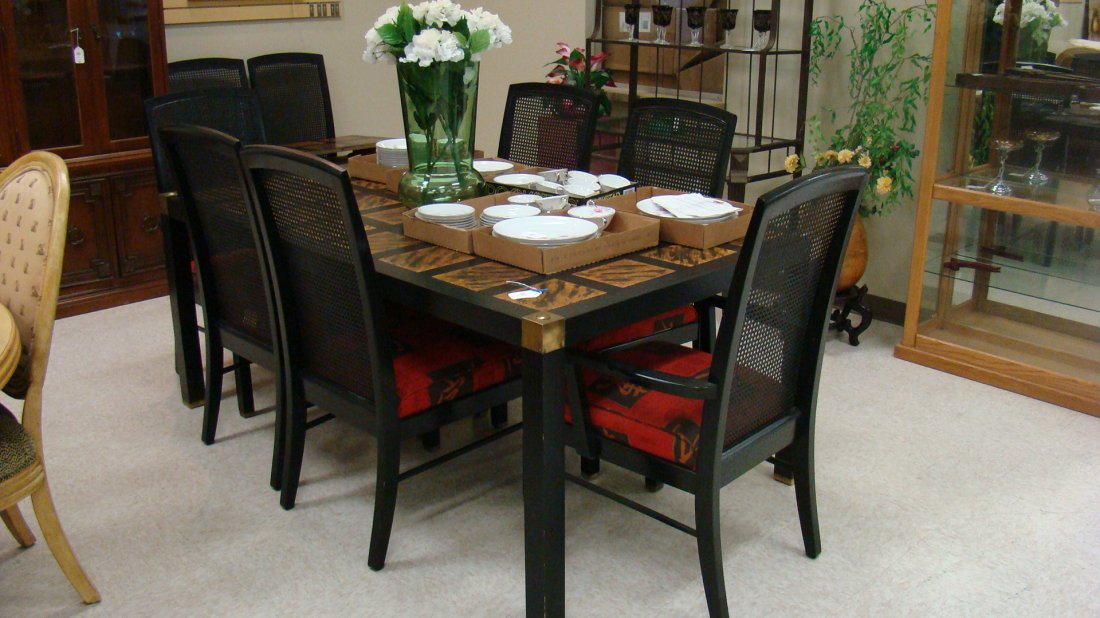 CONTEMPORARY ASIAN STYLE DINING TABLE SET: BEAUTIFUL CONTEMPORARY 9 PIECE ASIAN MOTIF DINING TABLE WITH 8 CHAIRS - BLACK RECTANGLE TOP TABLE WITH HAND PAINTED GOLD AND BLACK PARQUET TOP - ASIAN MOTIF GOLD METAL HARDWARE AT CORNERS - 2 LEAVES -