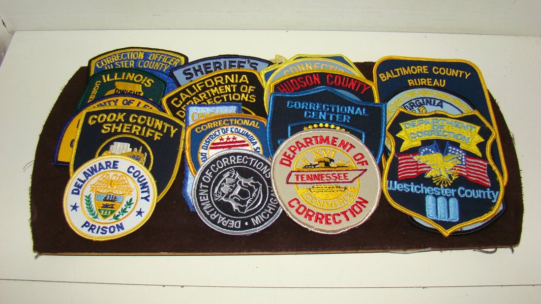18 VARIOUS AMERICAN LAW ENFORCEMENT PATCHES (1 of 10)
