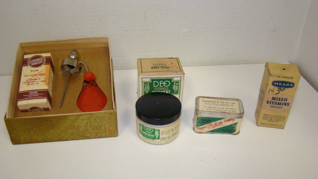 4 VINTAGE APOTHECARY ITEMS (1 of 6)