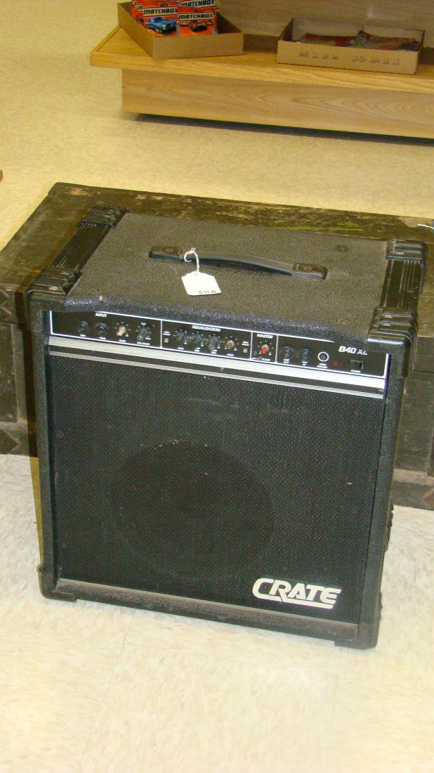 AMPLIFIER CRATE MODEL B40 EXCEL (1 of 4)