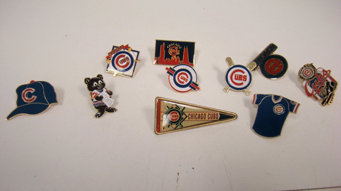 10 CHICAGO CUBS MLB PINS (1 of 4)