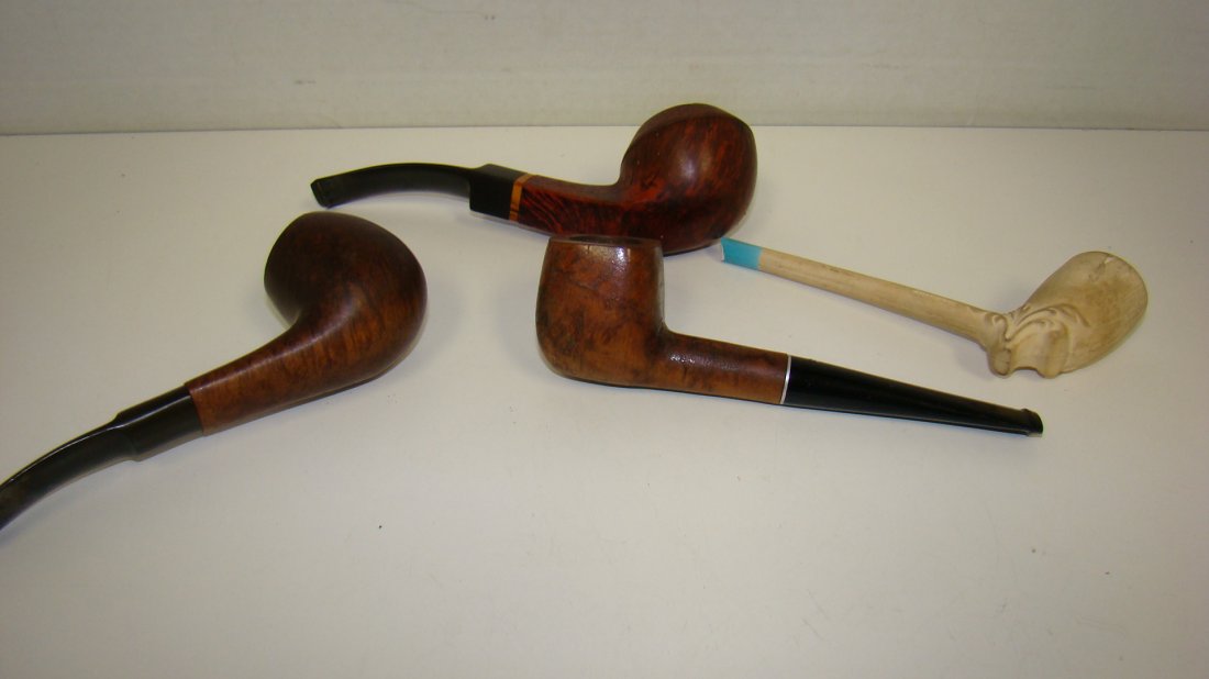 4 VARIOUS COLLECTOR PIPES: 4 VARIOUS COLLECTOR PIPES - CLAUDE ROMAIN - FRANCE - GBD SUPREME - FRANCE - MEDICO AND A CERAMIC SOUVENIR PIPE FROM SOLVANG (AS-IS)