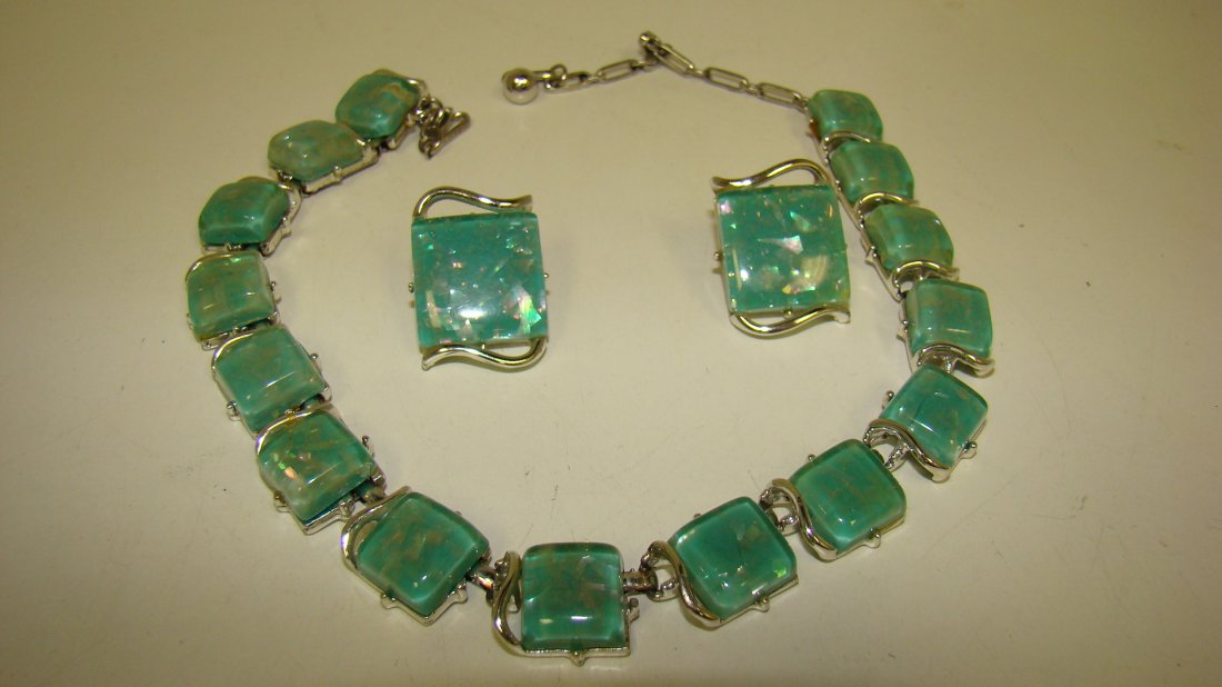 VINTAGE CORO LUCITE NECKLACE & EARRING SET (1 of 3)