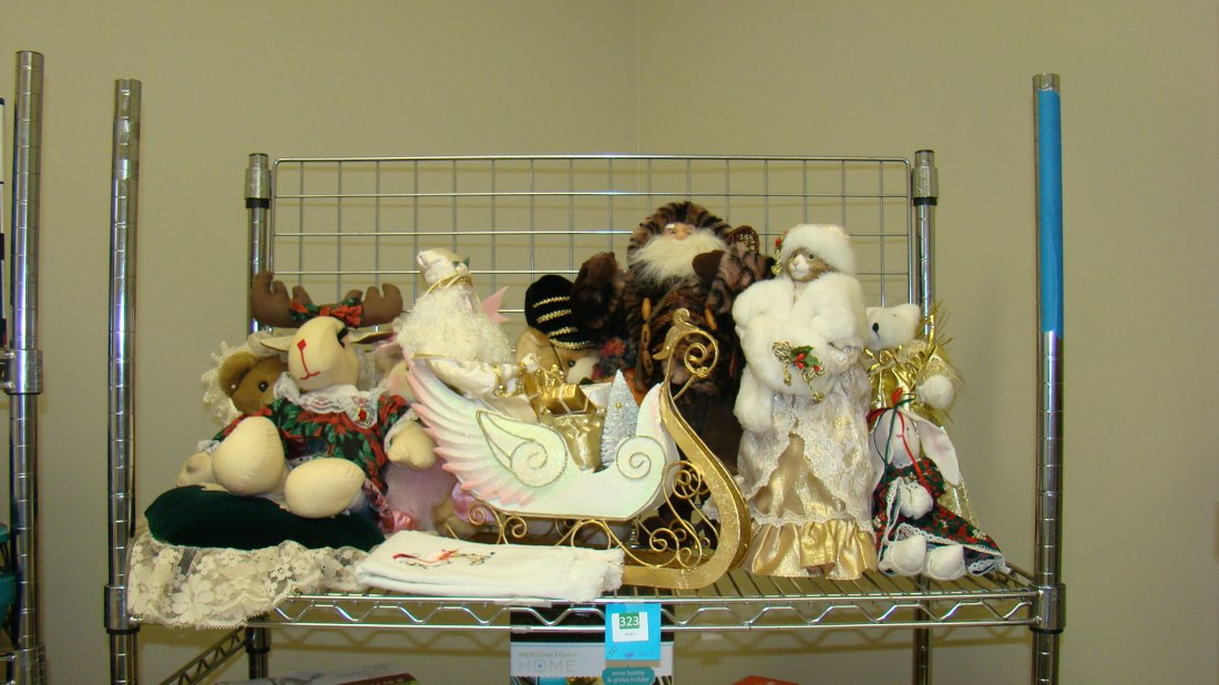 CHRISTMAS ITEMS (1 of 3)