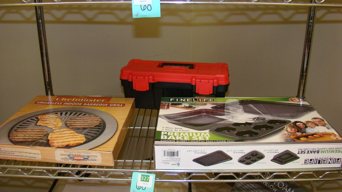 SMALL COLEMAN PLASTIC TOOLBOX - CHEFMASTER SMOKELESS (1 of 4)