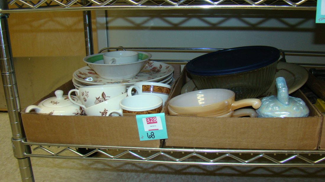 VARIOUS DISHES - FRUIT FANTASY BY YAMAGI: 2 BOXES - VARIOUS DISHES - FRUIT FANTASY BY YAMAGI - PYREX MIXING BOWL WITH PLASTIC LID - AND MORE