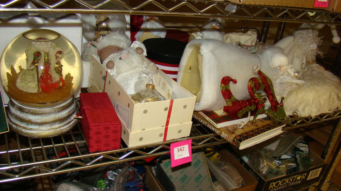 CHRISTMAS DECORATION (1 of 1)