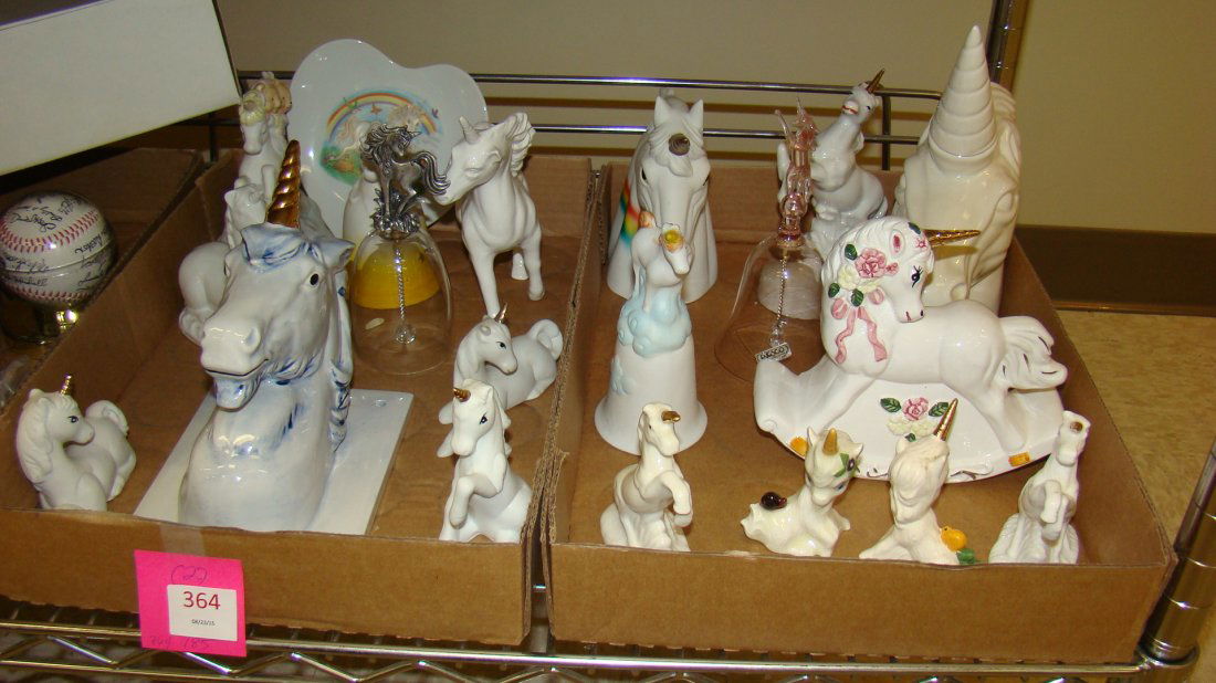 ARIOUS UNICORN COLLECTABLE ITEMS (1 of 4)
