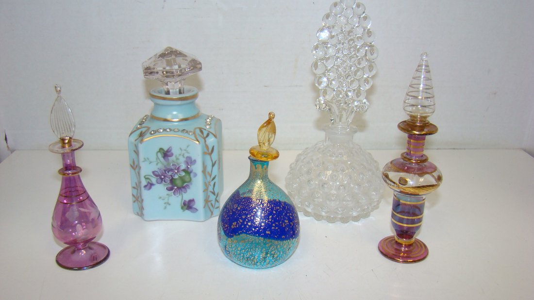 4 VARIOUS GLASS PERFUME BOTTLES (1 of 5)