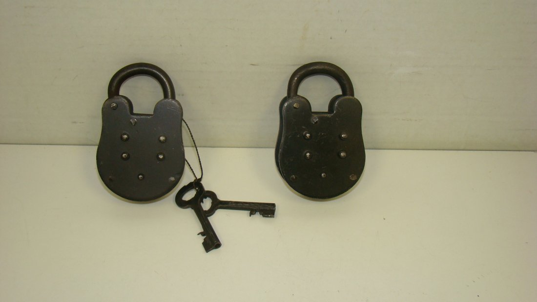 2 VTG METAL PADLOCKS WITH KEYS (1 of 3)