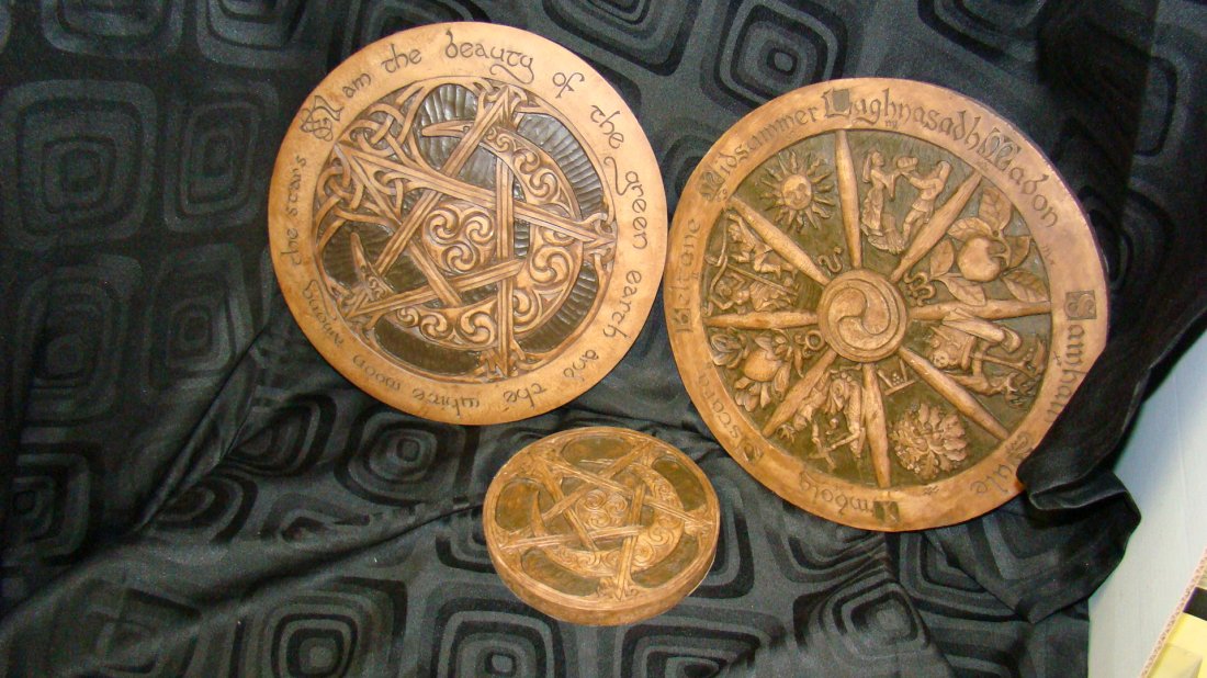 3 ROUND WICCA WALL PLAQUES-DRYAD DESIGNS (1 of 5)
