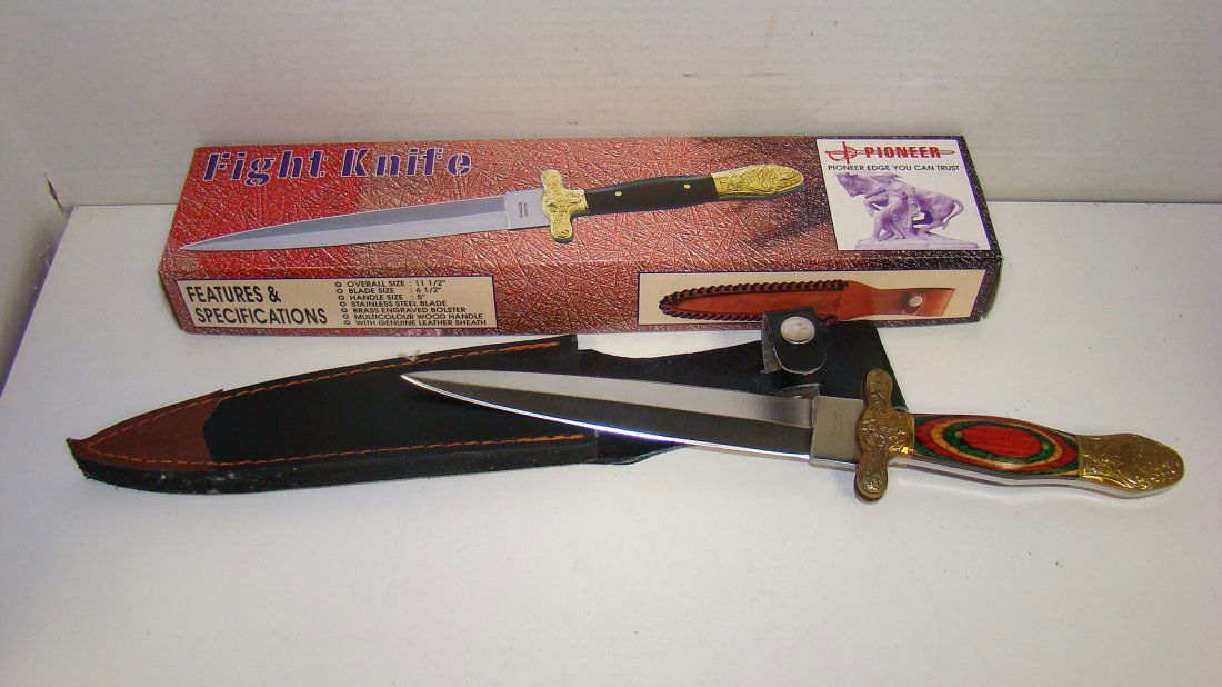 NIB PIONEER FIGHT KNIFE (1 of 5)
