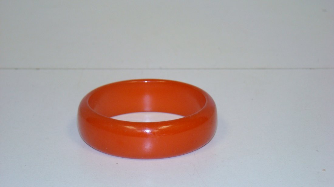 CHUNKY ORANGE BAKELITE BRACELET (1 of 2)