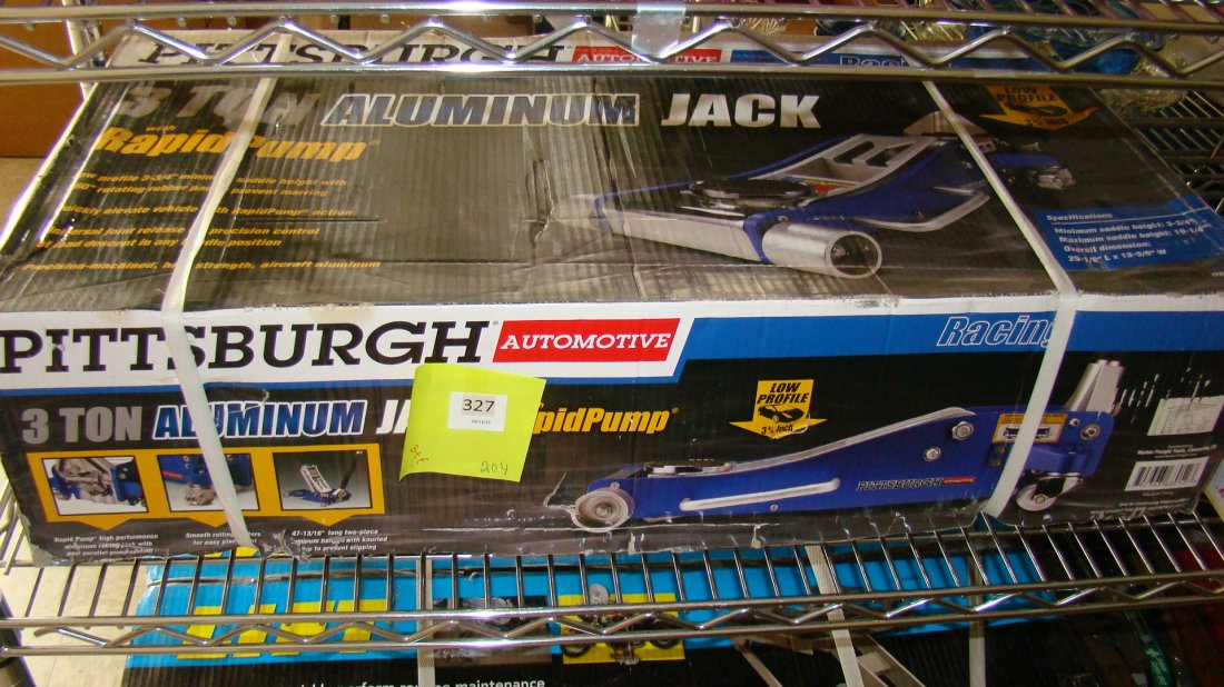 NEW FLOOR JACK: NIB PITTSBURGH AUTOMOTIVE 3 TON ALUMINUM HYDRAULIC FLOOR JACK - BUYER RESPONSIBLE FOR MAKING SHIPPLING ARRANGEMENTS