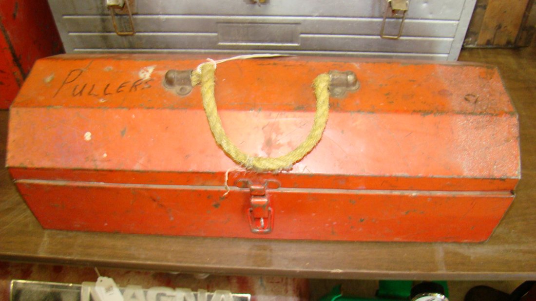 USED RED METAL TOOL BOX & VARIOUS PULLERS (1 of 3)