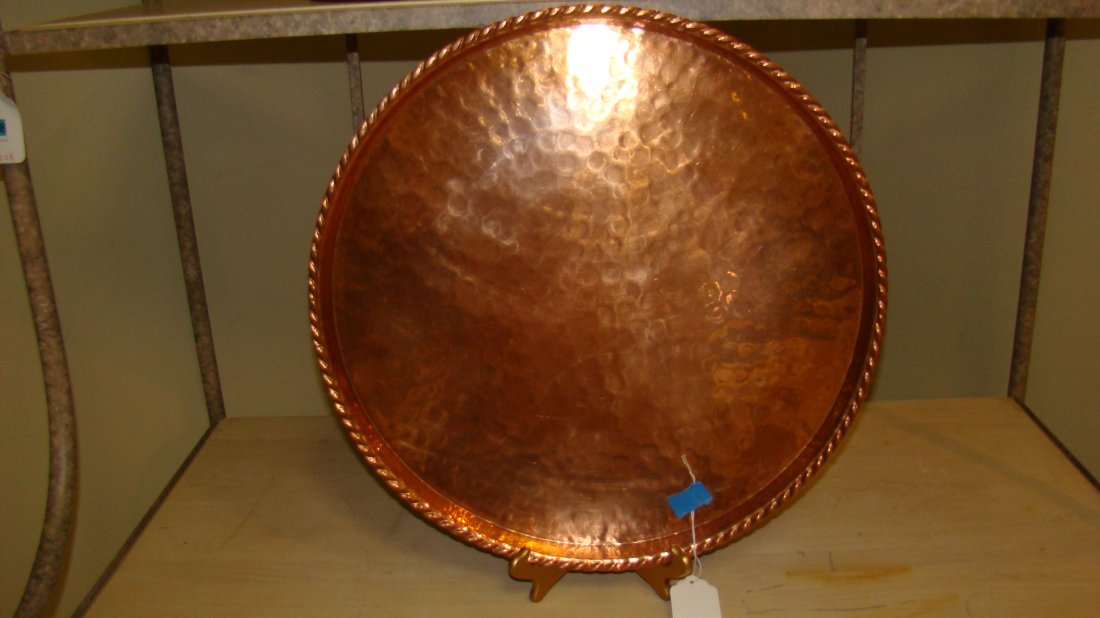 19.5'' SWEDISH ROUND HAMMERED COPPER TRAY (1 of 2)