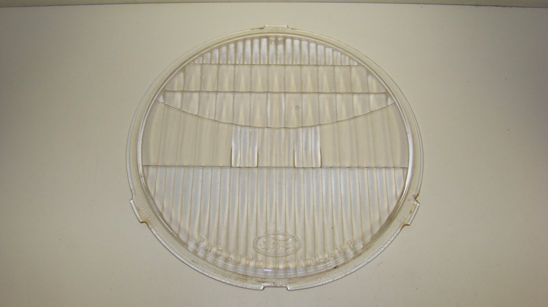 ANTIQUE FORD MODEL A HEADLAMP (1 of 4)