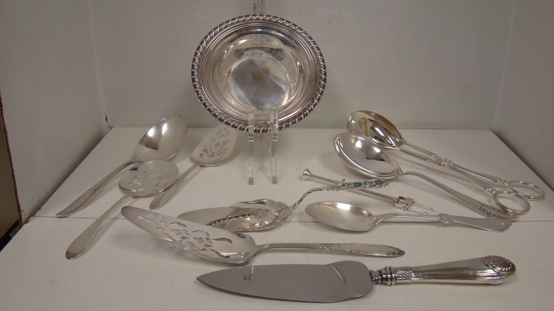 11 PCS VARIOUS VTG SILVERPLATE ITEMS (1 of 6)