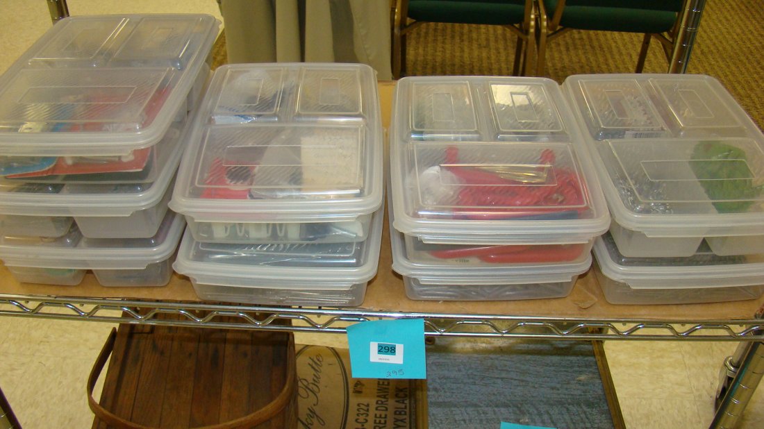 LOT OF 9 PLASTIC STORAGE CONTAIN OF HARDWARE (1 of 6)