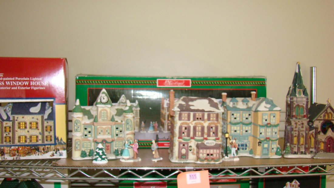 CHRISTMAS VILLAGE HOUSES/DECOR (1 of 3)