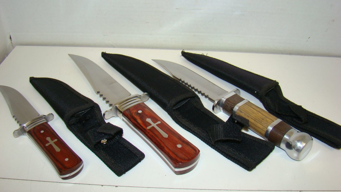 3 ''NEW'' DEFENDER XTREME'' HUNTING KNIVES (1 of 3)