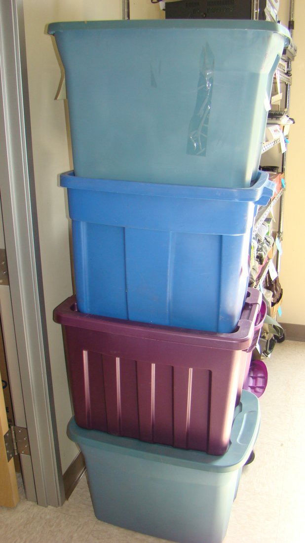 3 EMPTY PLASTIC STORAGE BOXES W/ LIDS (1 of 2)