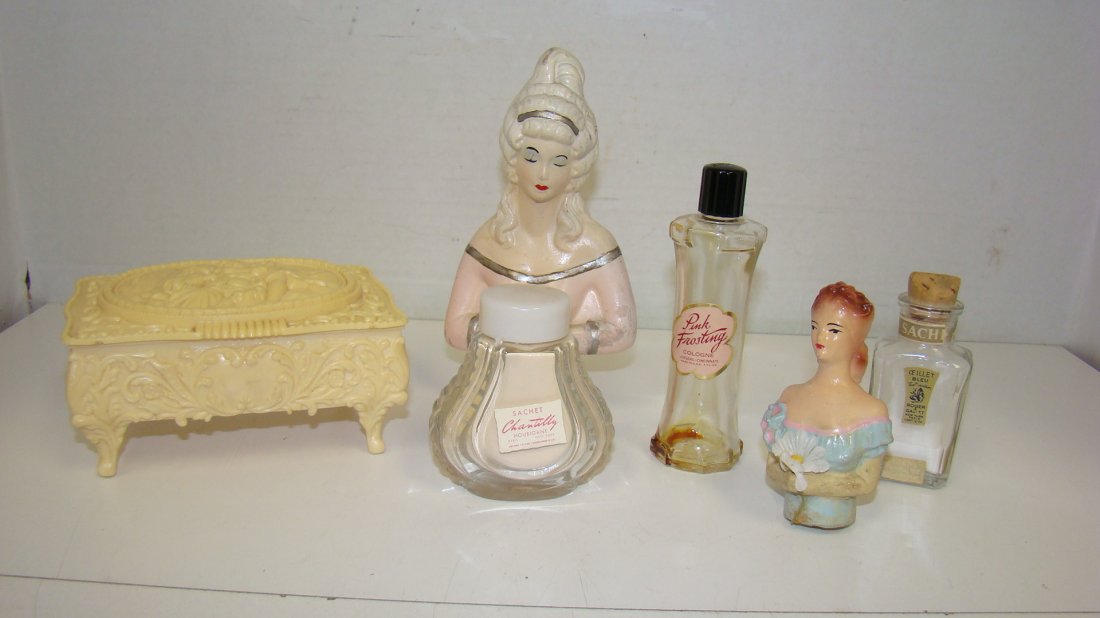 6 DRESSER COLLECTIBLES (1 of 4)