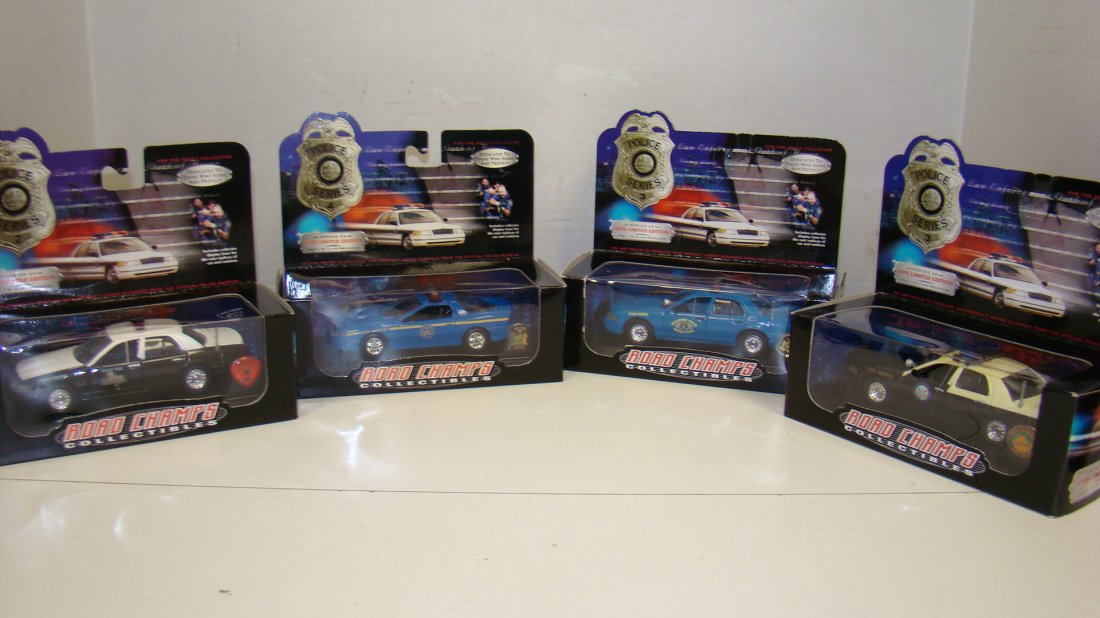 4 NIB 1999 ROAD CHAMPS CAR & PIN SETS (1 of 6)
