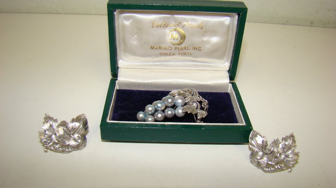SILVER & PEARL BROOCH & EARRING SET (1 of 8)